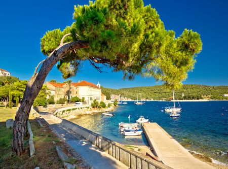 Island Of Vis Seafront Walkway View