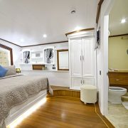 DOES EVERY CABIN ON A GULET HAVE ITS OWN BATHROOM Featured image