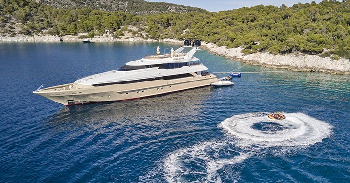 Discover the World of Luxury Yachts - Featured image