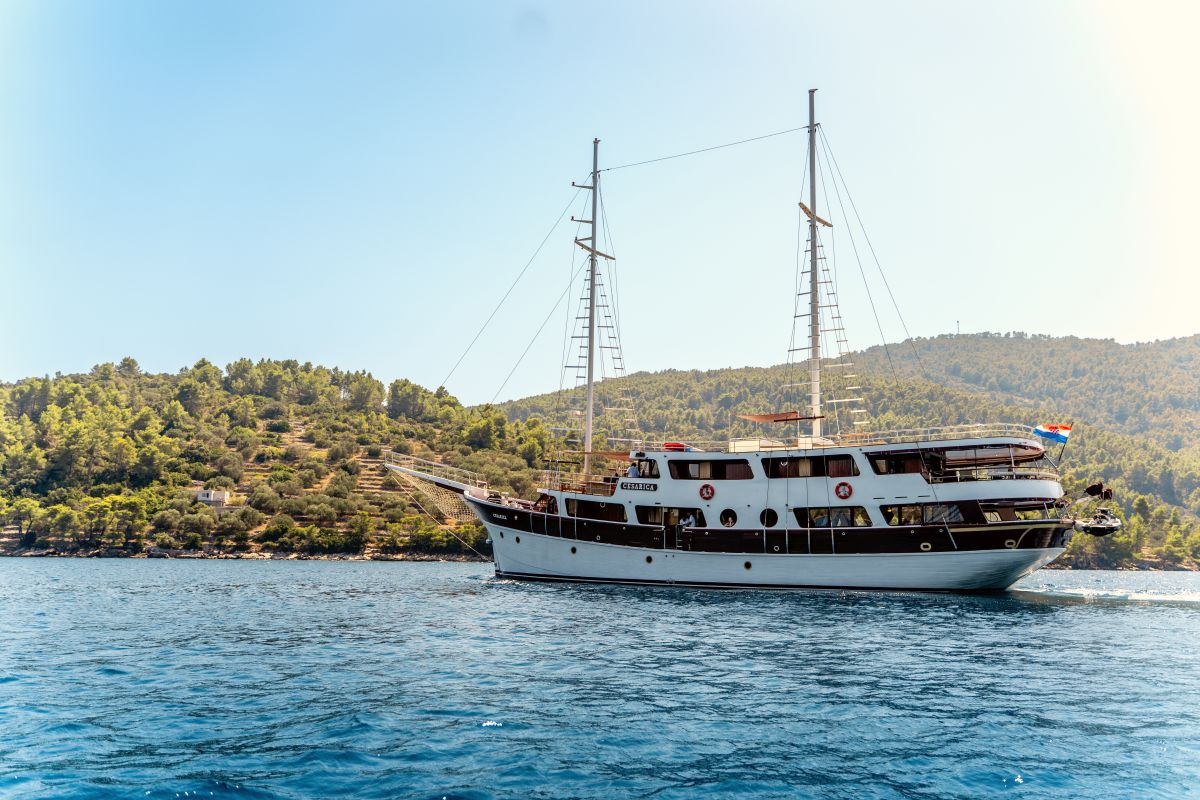 Croatia gulet charter - Cesarica