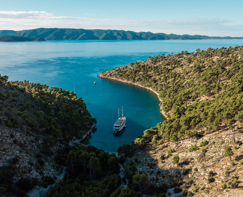 BELLEZZA Anchored