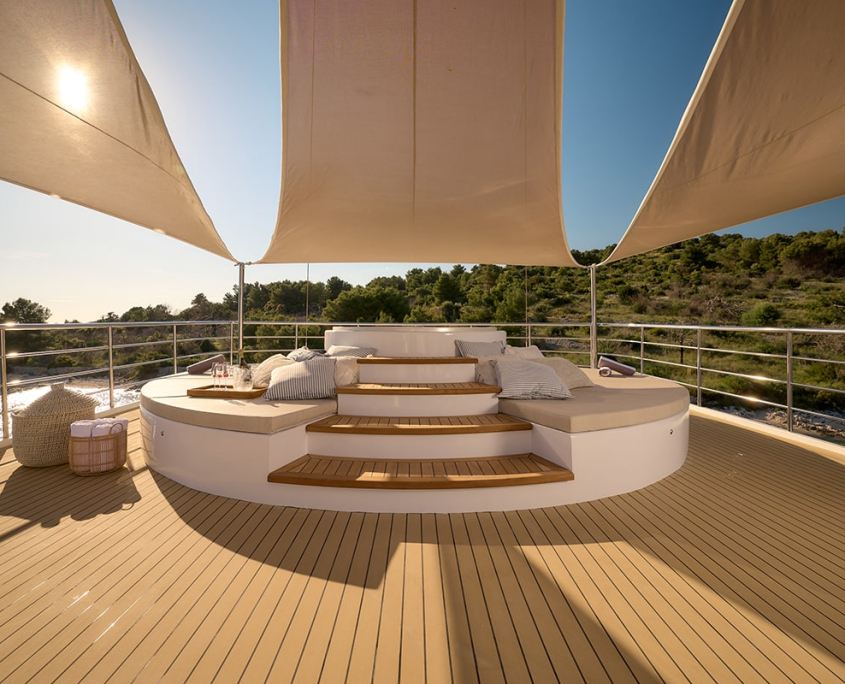 BELLEZZA Sundeck