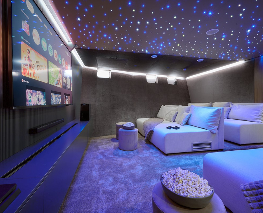 CRISTAL Cinema room