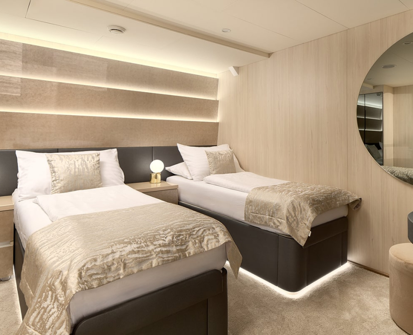 CRISTAL Twin cabin