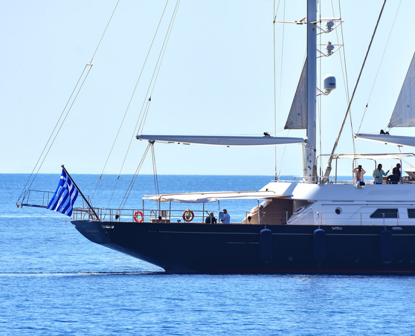 TAMARITA Aft deck